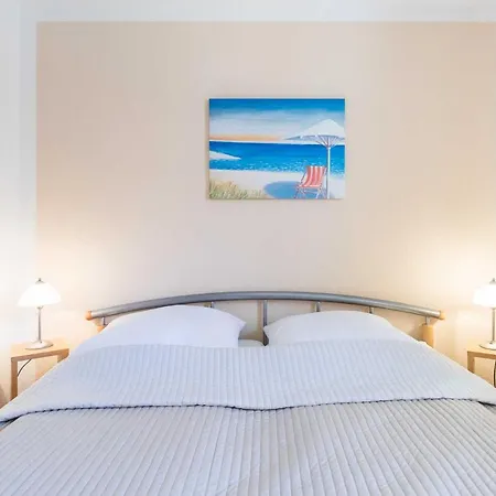 Apartment Am Park 4 *